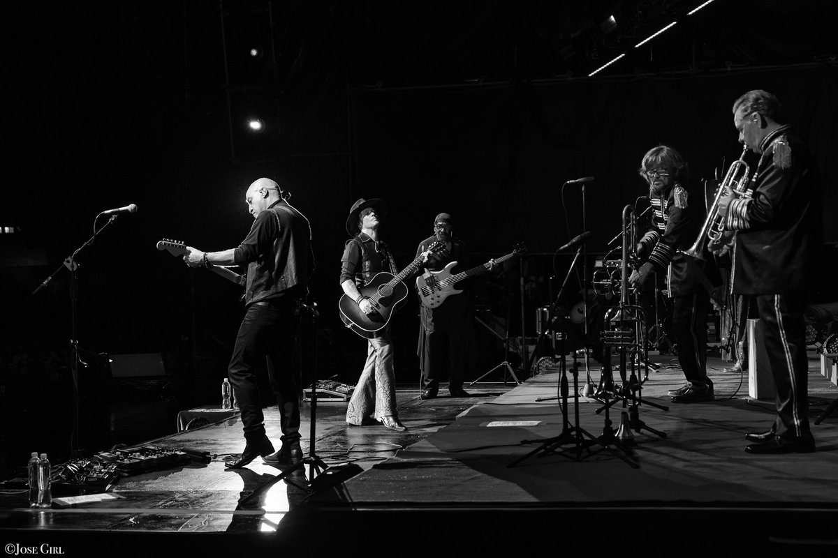 #SanSalvador
#ElSalvador
#HuracanAmbulante25
#Bunbury
#CuentasPendientes
Foto by © <a href="/Jose_Girl/">Jose Girl</a>