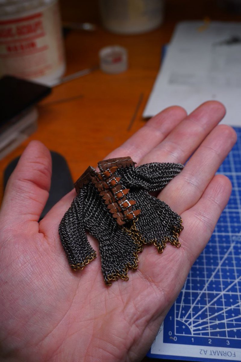 #MLP #handmade #craft #figure

The chainmail is almost done!🙃 
According to the lore of this figure, this chainmail is weightless and protects Twilight from any magic directed at her body.