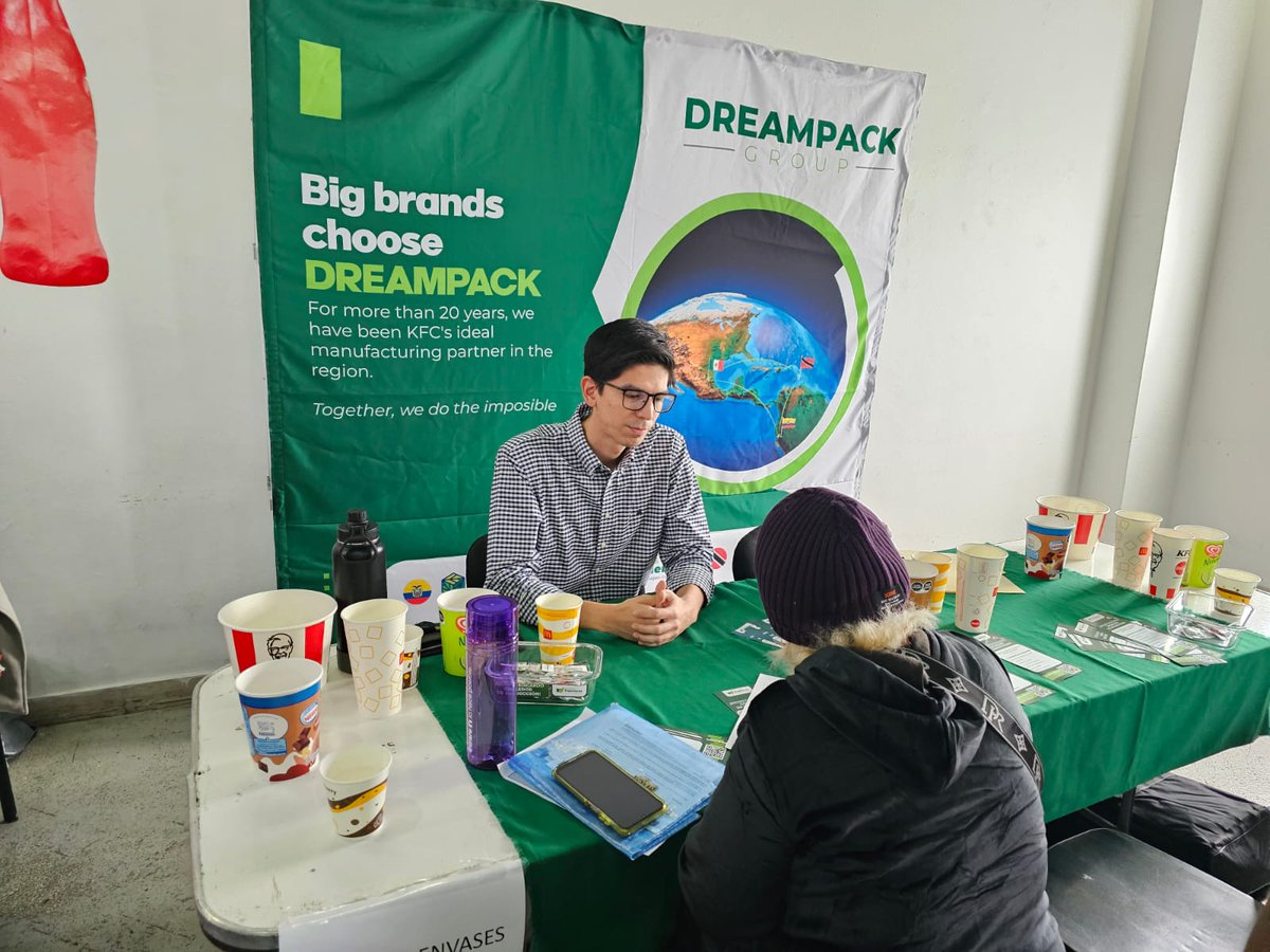 🙌Alrededor de 200 personas solicitantes de asilo y refugiadas asisitieron a la feria de integración en Ciudad de México en la alcaldía Venustiano Carranza, accediendo a empleo formal, servicios y a programas sociales.

<a href="/CasaRefugiados/">Casa Refugiados</a> <a href="/comar_sg/">Comisión Mexicana de Ayuda a Refugiados</a>
<a href="/CGAMHCDMX/">Movilidad Humana CDMX</a> <a href="/A_VCarranza/">Alcaldía Venustiano Carranza</a>