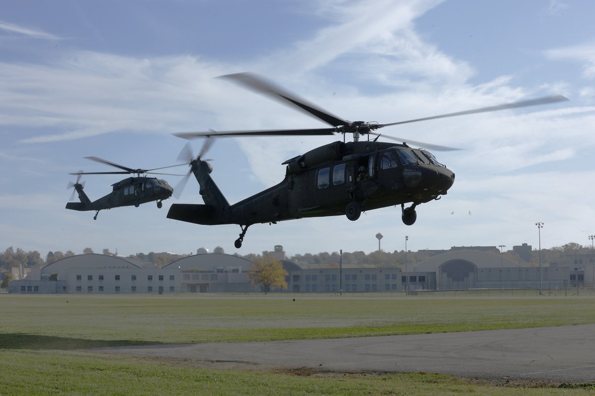 AFmuseum's tweet image. 🚁 Six UH-60 Black Hawks from the @kentuckyguard are landing at the Museum on June 19!
🕜 1:30–5 p.m. | Front lawn
Explore the helicopters, meet the crew, and take photos—free &amp;amp; open to the public, rain or shine!
#BlackHawk #NationalGuard