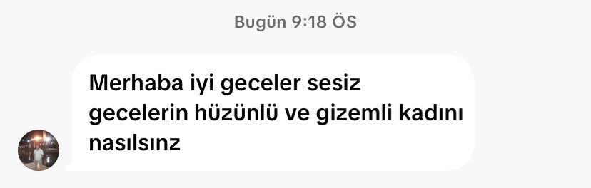 sessiz gecelerin huzunlu ve gizemli kadini..