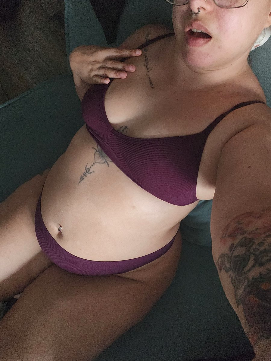 Maitresse_hela's tweet photo. Viens me soutenir sur MYM 🫠

https://t.co/4xKdLhUEE5

-50% sur ton premier abonnement avec le code : 《 NOUVELABO50 》👀

PAS D'ACHAT SUPPLÉMENTAIRE EN + DE L'ABONNEMENT 😱

Ton abonnement le plus rentable avec +900 médias sur le feed et mes DM sont ouvert pour papoter 🤍 https://t.co/jatNc4T6uy