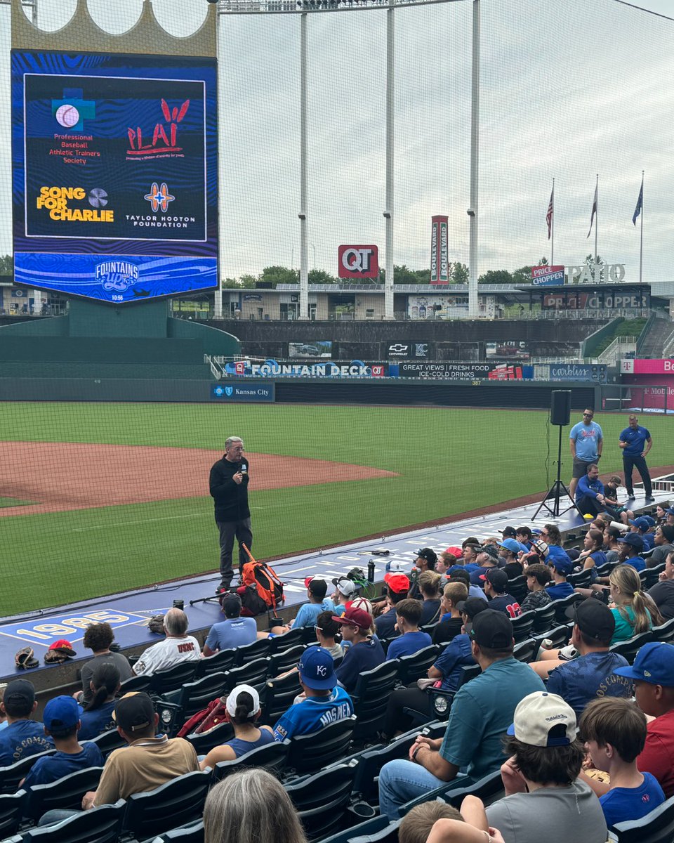 SongforCharlie's tweet image. We spent the weekend at the @kcroyals game with @pbats and @mlb, connecting with fans and talking with youth about the real dangers of counterfeit pills—and how to stay safe. ⚠️💊

Big thanks to the Royals for having us as part of this important conversation. Together, we’re…