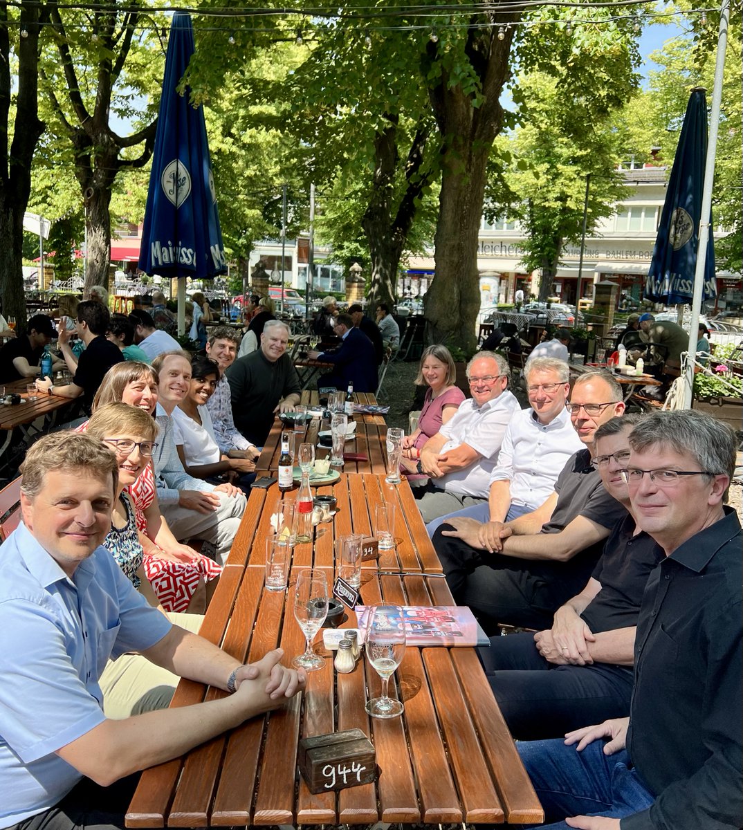 ChristmannGroup's tweet image. Today, part of the team of the Institute of Chemistry and Biochemistry enjoyed great food 🍽️ and discussions at Luise before heading together to the university elections at #FUBerlin.
Thanks to everyone who joined for the wonderful gathering! #CampusLife #ChemTwitter