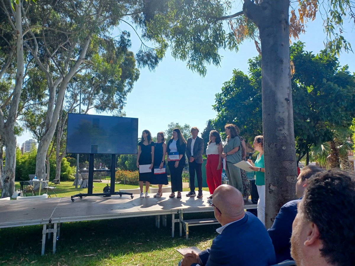 🏆L'acte dels Premis Futur Cambra Barcelonès Nord 2025 ha demostrat el poder de la Formació Professional! 

💪Enhorabona als projectes guardonats, exemples clars de la qualitat formativa i col·laboració empresa-centre. 

🎓Donant suport a la FP creem oportunitats, construïm futur