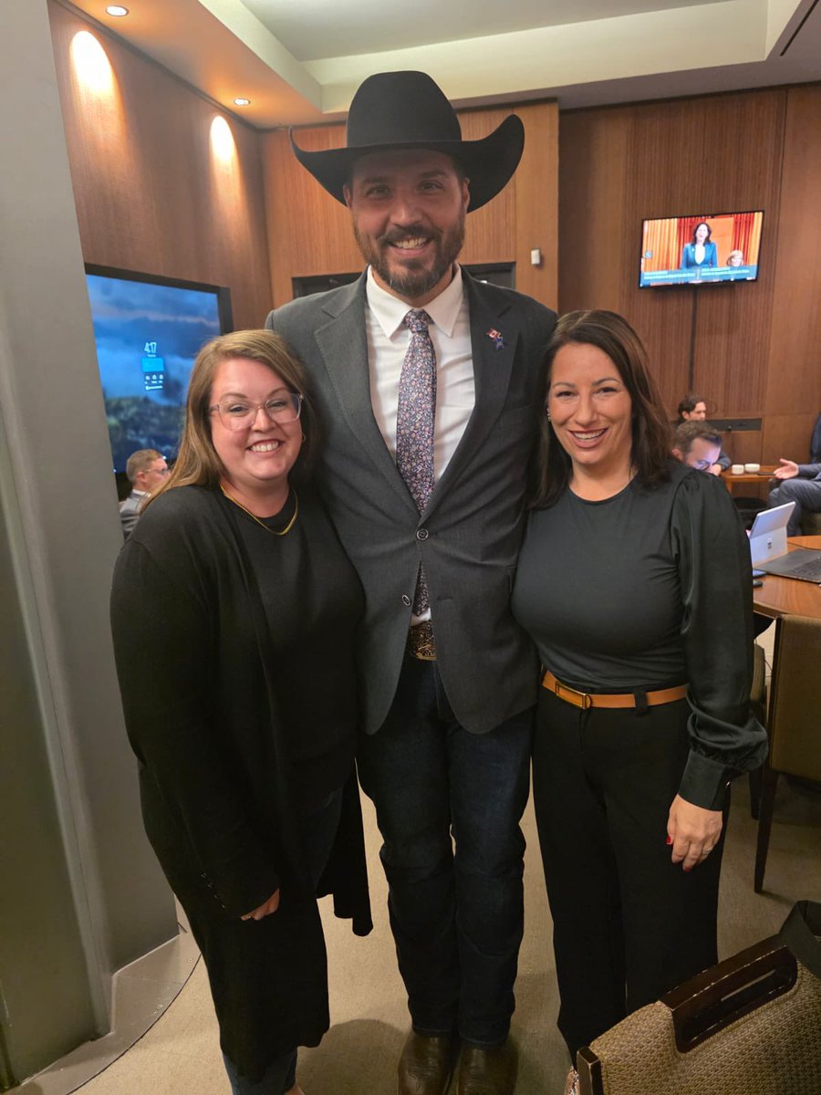 Shannon Stubbs (@shannonstubbsmp) on Twitter photo Today, a colleague and close friend of mine, <a href="/dckurek/">Damien C. Kurek</a>, resigned so our Conservative leader can run to earn the trust and confidence of the people in Battle River-Crowfoot to return to Parliament and fight for Canadians.
Damien has been a fierce advocate for his community of Today, a colleague and close friend of mine, <a href="/dckurek/">Damien C. Kurek</a>, resigned so our Conservative leader can run to earn the trust and confidence of the people in Battle River-Crowfoot to return to Parliament and fight for Canadians.
Damien has been a fierce advocate for his community of
