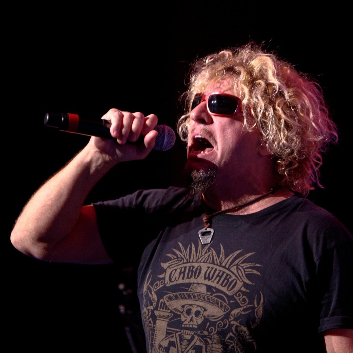 It's 1991... Who is better?

#JamesHetfield 
<a href="/Metallica/">Metallica</a>

Or

#SammyHagar 
<a href="/VanHalen/">Van Halen</a>

And go...

Follow us!
#Heart/ #Comment/ #Retweet
#Twitter / #X
<a href="/RnRNationlive/">RockNRollNationLive</a> / @RnrliveRadio