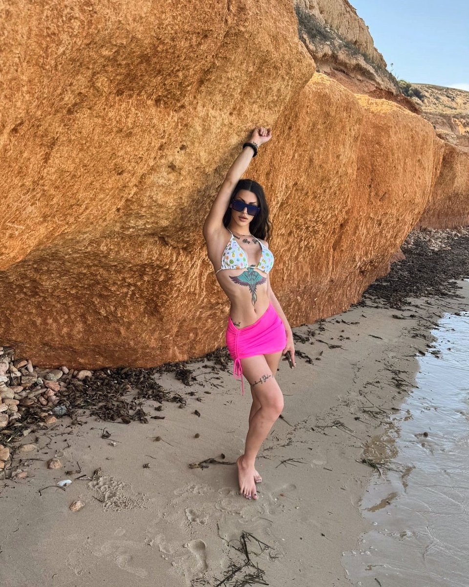 itsprinceskylie's tweet photo. La reina solo se mueve para decir “jaque mate”, así que calladita enfocada y cumpliendo todos mis objetivos.

summer its here ☀️#instagram #abs #gymtime #trans #photooftheday #photography #alicante #beautiful #healthyfood #barcelona #bikini #girls #murcia https://t.co/F5mjnQTWj3