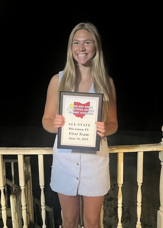 Kwynn Czerwony received her 1st Team All Ohio Plaque last night at the All State Banquet in Columbus! Congratulations!!
