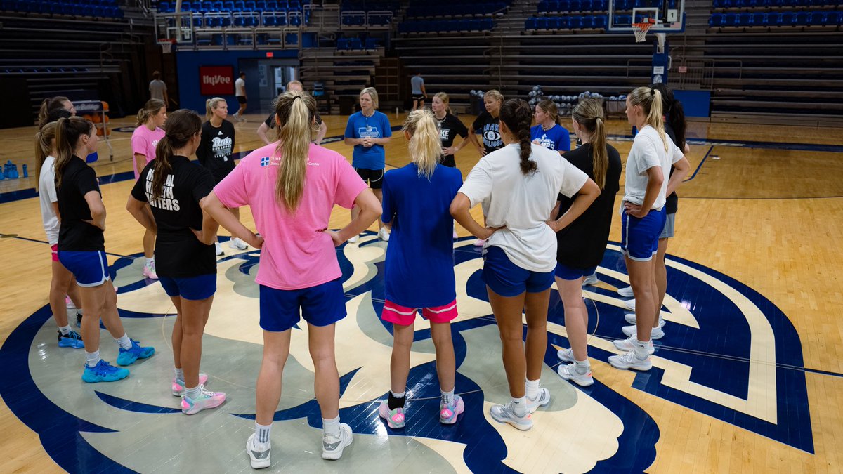 day by day 📈

#BeBlue