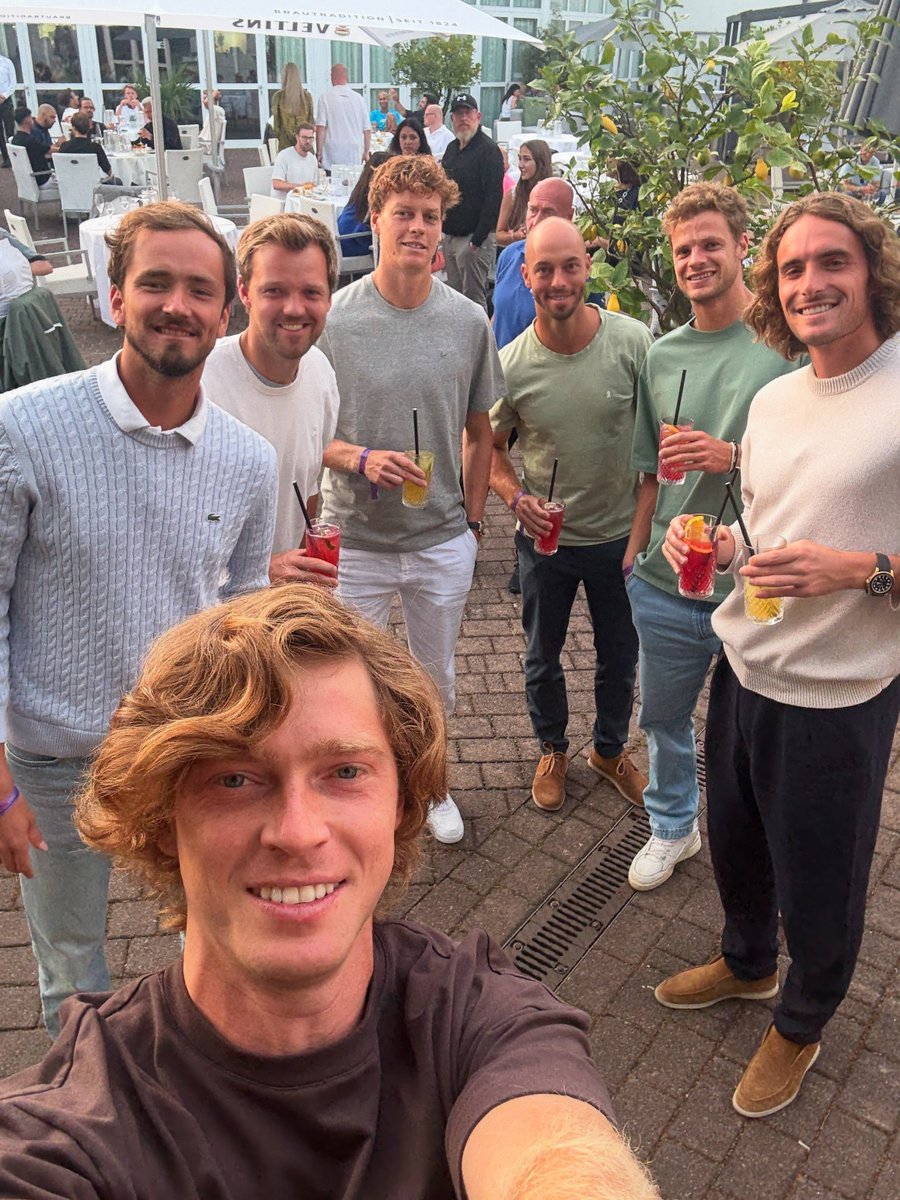 ATP Tour (@atptour) on Twitter photo Oscars selfie step aside, this just droppedβ¦ π€³
<a href="/ATPHalle/">TERRA WORTMANN OPEN</a> | #ATPHalle Oscars selfie step aside, this just droppedβ¦ π€³
<a href="/ATPHalle/">TERRA WORTMANN OPEN</a> | #ATPHalle