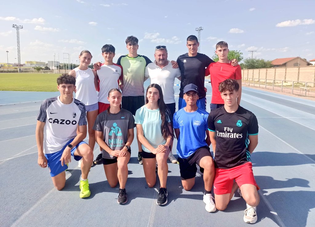 🟠 ATLETISMO

🏃🏻‍♂️ El entrenador de <a href="/atletismoRFEA/">atletismoRFEA</a>, Ángel Solís, ha supervisado la sesión de trabajo de <a href="/AtletismoAranda/">Club Atletismo Aranda La Granja de Chico Ibercaja</a> en las pistas Juan Carlos Higuero

➡️ Los atletas de combinadas y vallistas de las Tierras del Duero se preparan para las próximas pruebas <a href="/fetacyl/">Federación Atletismo CyL</a> y