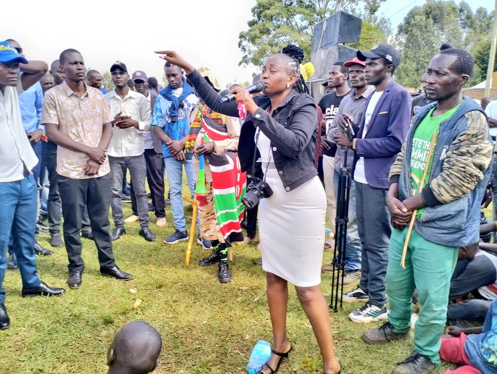 Nyamisa Chelagat (@nyamisa_chela) on Twitter photo Hey guys, just a quick but serious update , Luciana Njenga <a href="/Luciana0254/">Luciananjenga</a> was attacked earlier today by goons. They beat her up and stole her phone and other stuff. Sheโs currently at Plainview Hospital Ruiru waiting for X-ray results. Her bill is currently at a little over 9k. Hey guys, just a quick but serious update , Luciana Njenga <a href="/Luciana0254/">Luciananjenga</a> was attacked earlier today by goons. They beat her up and stole her phone and other stuff. Sheโs currently at Plainview Hospital Ruiru waiting for X-ray results. Her bill is currently at a little over 9k.