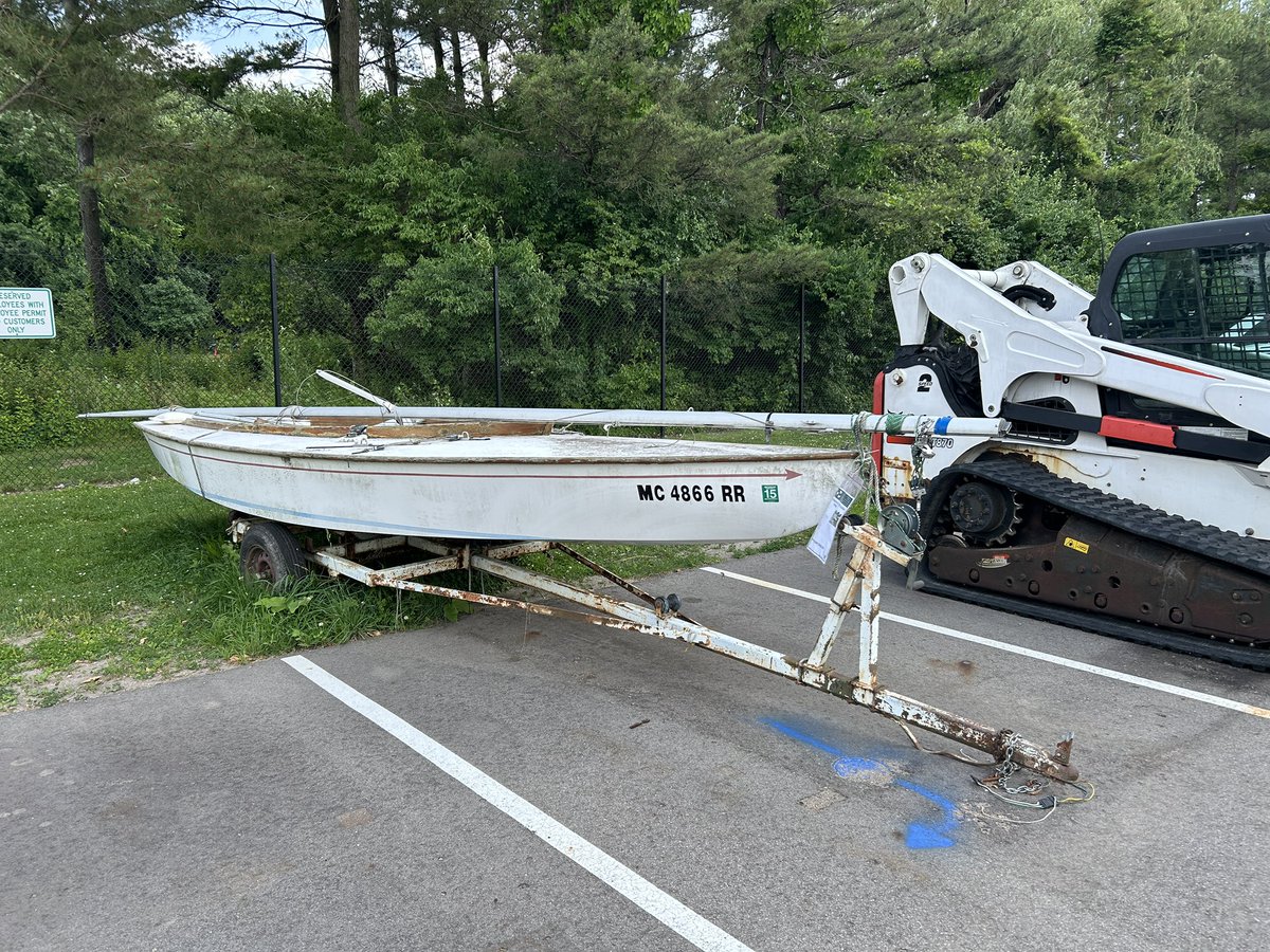 MSU Surplus Store (@msu_surplus) on Twitter photo Sailboat with trailer. $500
msusurplusstore.com/products/2002-… Sailboat with trailer. $500
msusurplusstore.com/products/2002-…