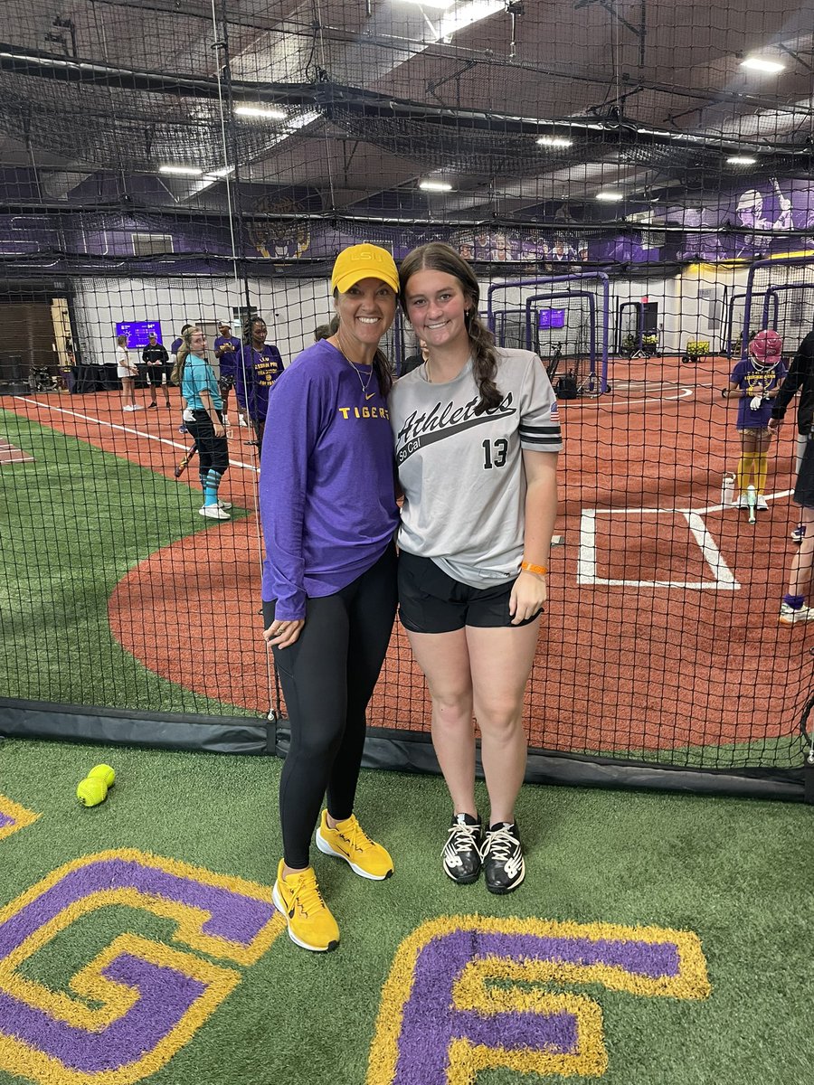 mylee_stagner's tweet image. Thank you @LSUsoftball for having me for the nighttime hitting camp💜🤍💛 I had a great time!! @07SC2025Premier @BSherSB @BethTorina @CoachNealPT @LSU_SandraMoton @zjermain_15