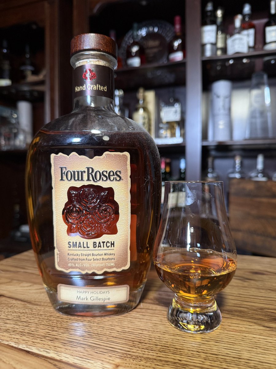 Tonight’s #stanleycupfinal Game 6 dram - and possibly my final #hockeydram of the season - is the Four Roses Small Batch Bourbon.