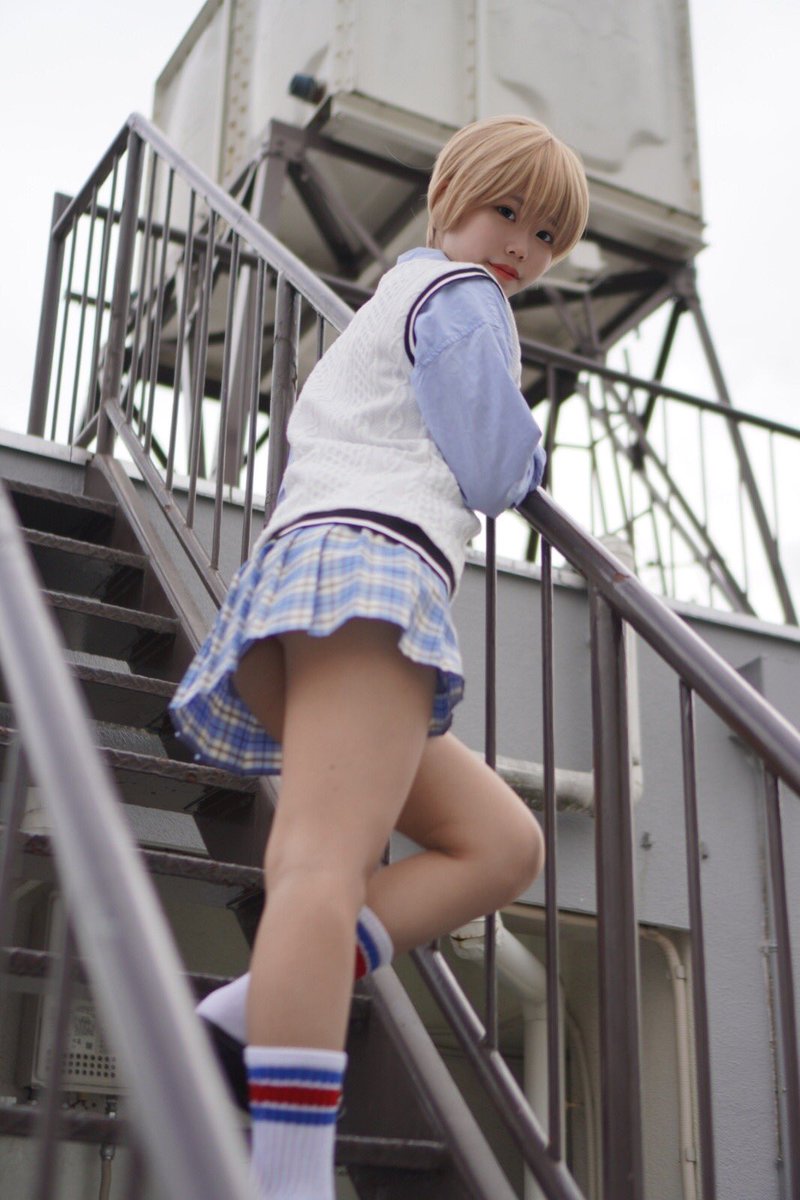 屋上で特別なことをしてくれるギャル笑

ありか、なしか教えて。