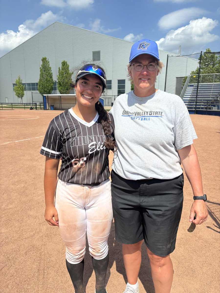 Bella Meade tweet media