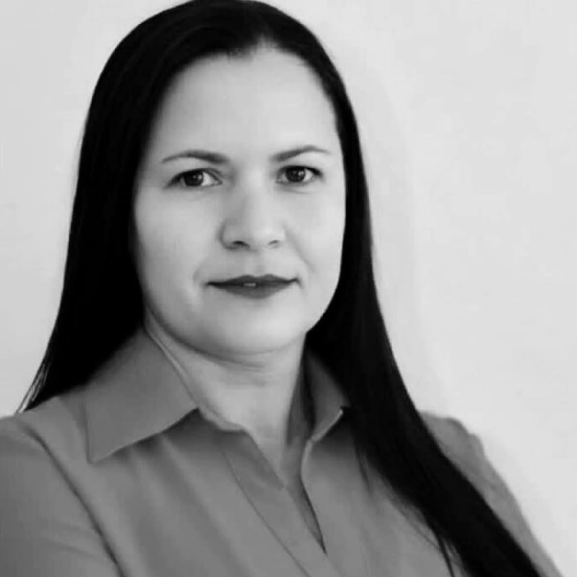 O ódio e a violência contra as mulheres fez mais uma vítima: Elisane Rodrigues, a única vereadora mulher de Formigueiro (RS), foi encontrada morta com golpes de faca.

Não é possível admitir que o governo Leite siga de olhos fechados para o feminicídio e a violência política de