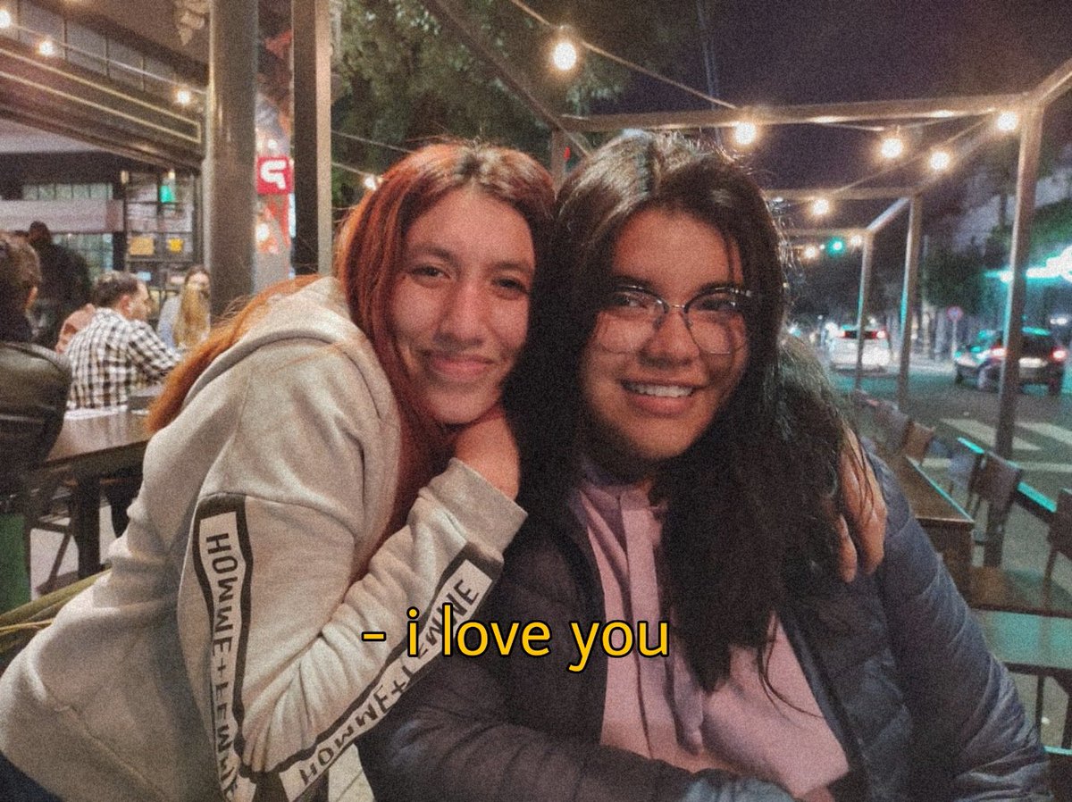 sshenia0's tweet photo. Como hago para dejar de llorar tu amistad? No paro de extrañarte y pensarte... https://t.co/EcPOXM1vJS