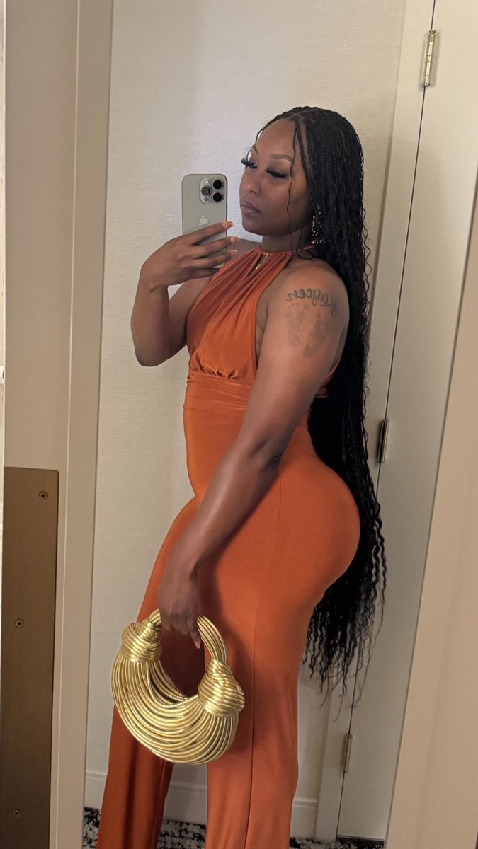 slimdidthat's tweet photo. This is 30..🤍 https://t.co/sSke5d4xAc