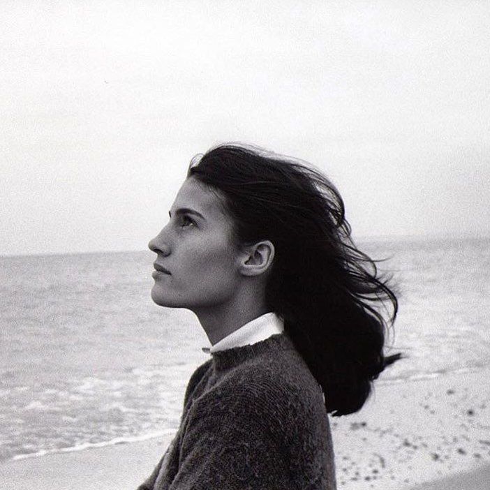 "Soy todos los lugares que en mi vida he amado. [...] Soy todo, pero nada es mío".
Silvina Ocampo
📷Bernard Plossu