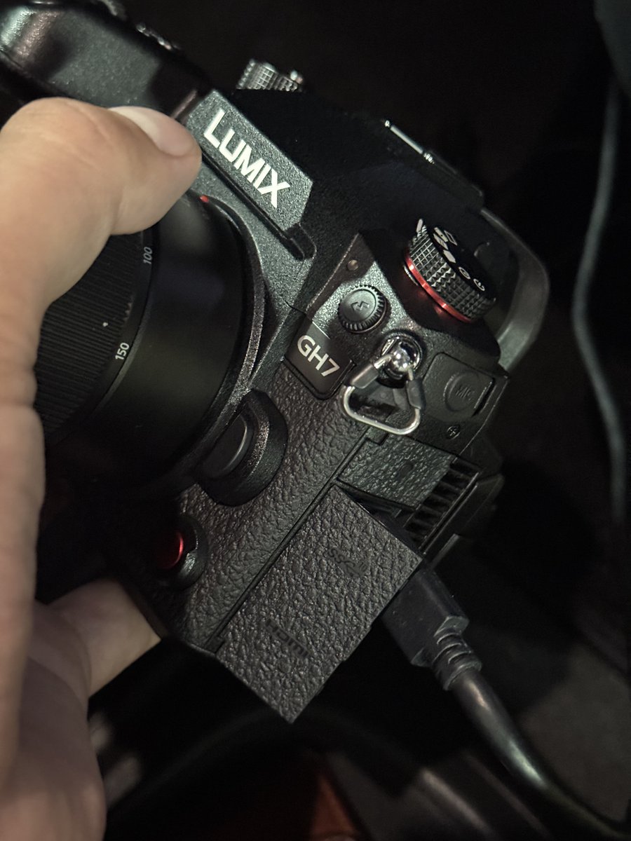 なのでGH7を購入しました。
圧倒的安定感とその画質、まるでジンバルのように使える操作感。

もう一つのの相棒になれるのは君しか居なかった。レビュー先行でやらせてもらってから実はずっと欲しかった。。1年越しのお迎え。嬉しい。