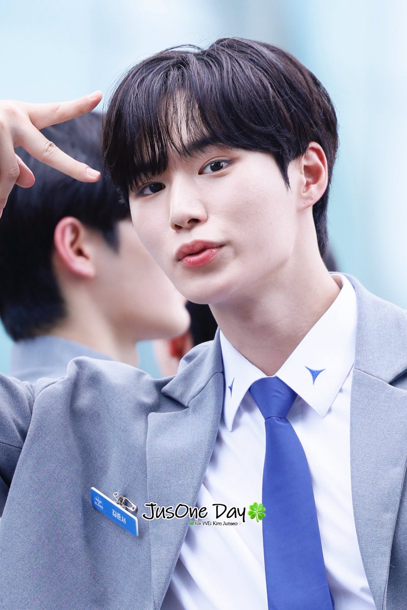 JusOneDay1120's tweet image. 250614 BOYS II PLANET OPEN STAGE
#κΉμ€μ #KIMJUNSEO
#μμμ΄ #WEi #BOYS2PLANET #보μ΄μ¦2νλλ
#μ€λλ_μ€μλ₯Ό_κΌ_μμν΄