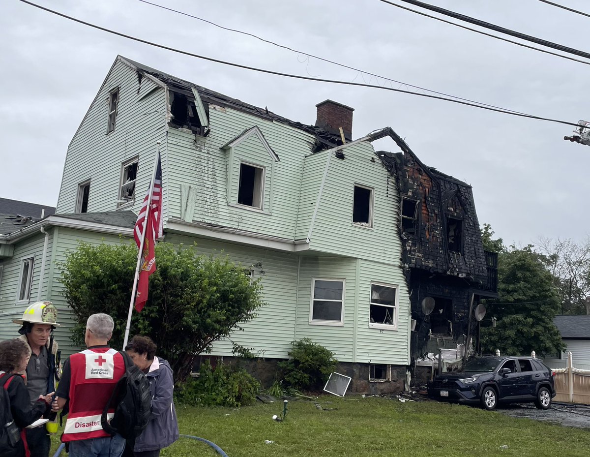 DrewKaredes's tweet image. Revere Police confirm retired Revere motorcycle officer Richie Serino rescued from burning home on Washington Ave. Fire officials have not yet provided update on condition but believe multi-family home a complete loss #Boston25