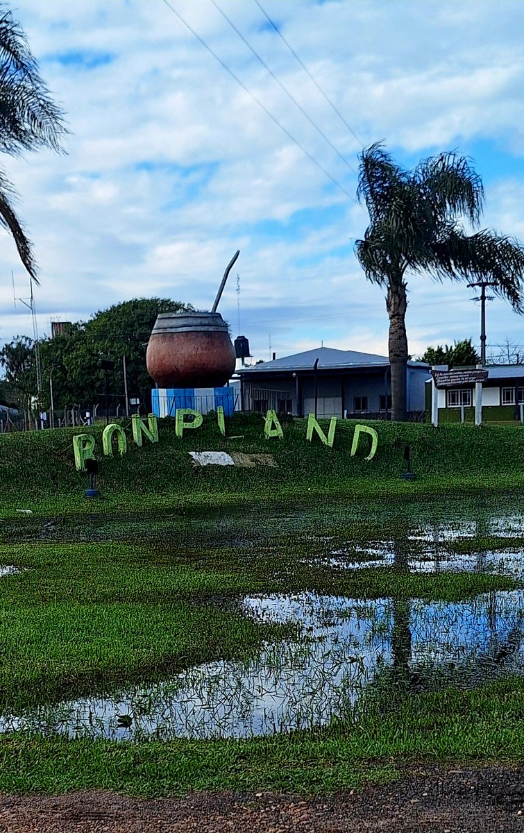 mapkstelar's tweet photo. Bonpland ,Corrientes.
@gui10road en la última foto el arco que finalmente es un paseo en memoria de Amado Bonpland https://t.co/0OOtDaPaIl