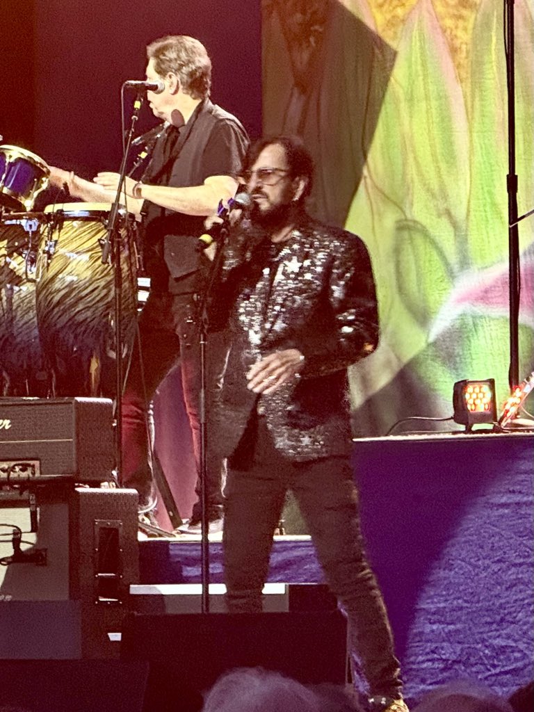 allmojo's tweet photo. @ringostarrmusic ROCKING @Wolf_Trap covers himself then Toto w/3 band mates. SPECTACULAR! https://t.co/slHs2YEOYt