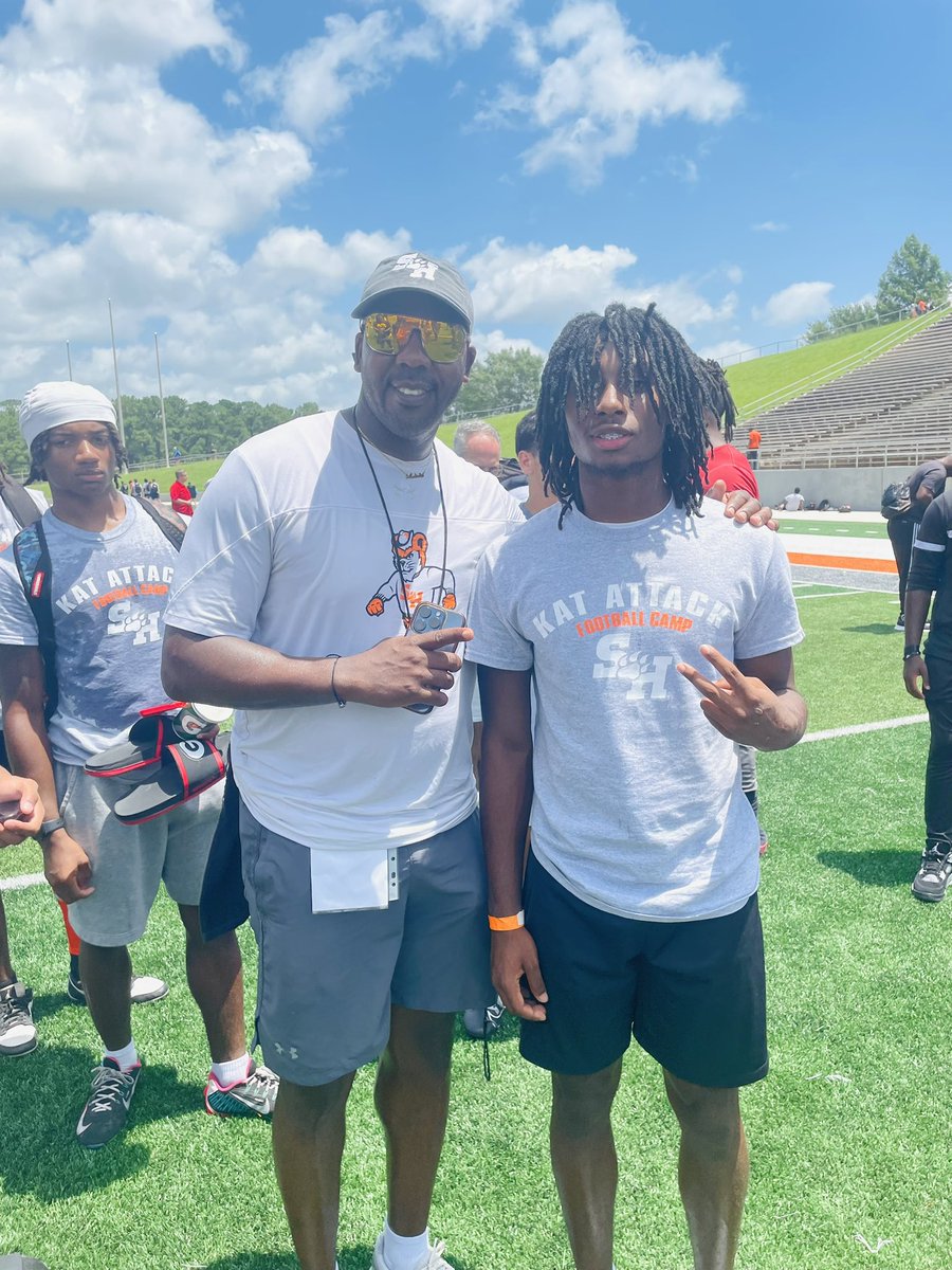 torreypaul2nd's tweet image. I had a really good camp today @BearkatsFB. Thanks for the love @CoachRaisbeck and @Coach___E! #EatEmUpKats @coachcodutti @TheMothersh1p 🔥