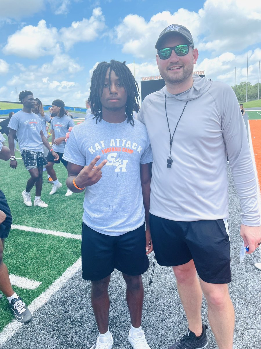 torreypaul2nd's tweet image. I had a really good camp today @BearkatsFB. Thanks for the love @CoachRaisbeck and @Coach___E! #EatEmUpKats @coachcodutti @TheMothersh1p 🔥