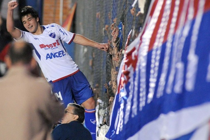 "Lodeiro"
Porque puede venir al Bolso, casi cerca, la verdad que me gusta, aunque no le tengo fe realmente pero igual si rinde, bienvenido