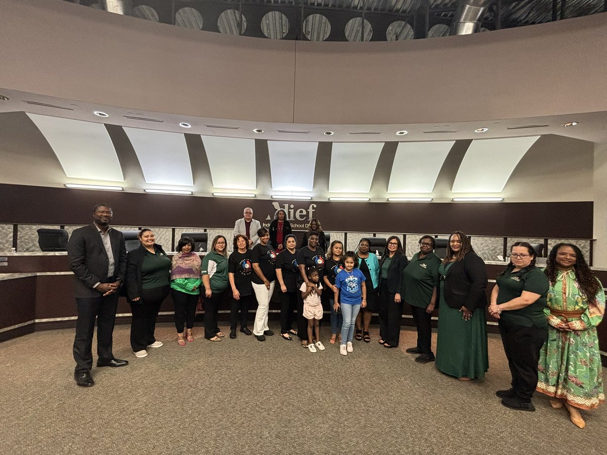 Dr. Cecilia Crear (@theexeceffect) on Twitter photo Congratulations to our families who have gained citizenship as a result of the support of our community partners and <a href="/Alief_Fame/">Alief FACE</a> ππΎππΎππΎππΎππΎππΎ Congratulations to our families who have gained citizenship as a result of the support of our community partners and <a href="/Alief_Fame/">Alief FACE</a> ππΎππΎππΎππΎππΎππΎ