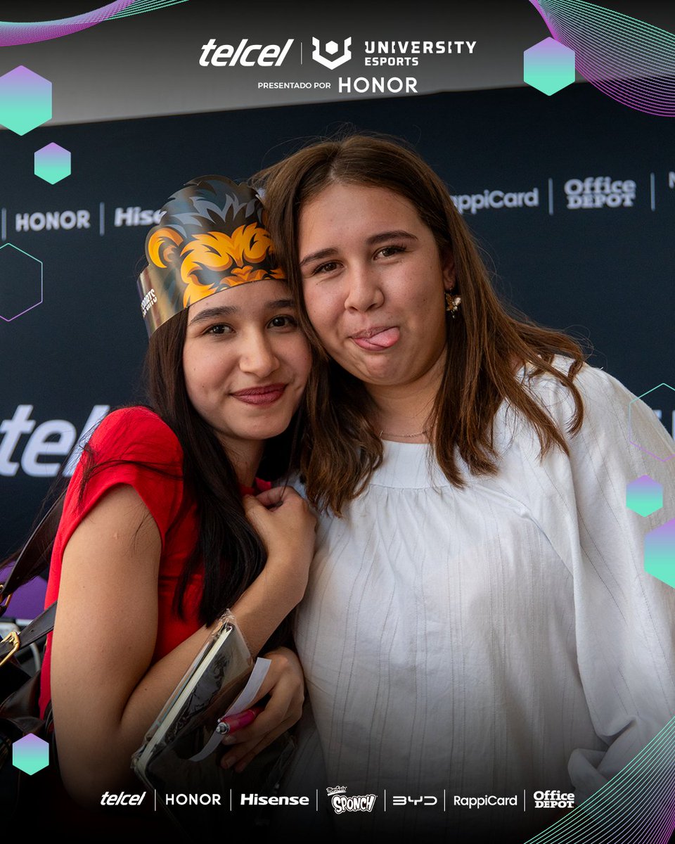 UniEsportsMX's tweet photo. 💃Entre bailes, retas de Smash y risas, vivimos una gran experiencia 🎉
@EsportsUdeg son lo máximo ¡Gracias por recibir al #UNIVERSITYTour! 🦁💖 https://t.co/fCTTTitTnh