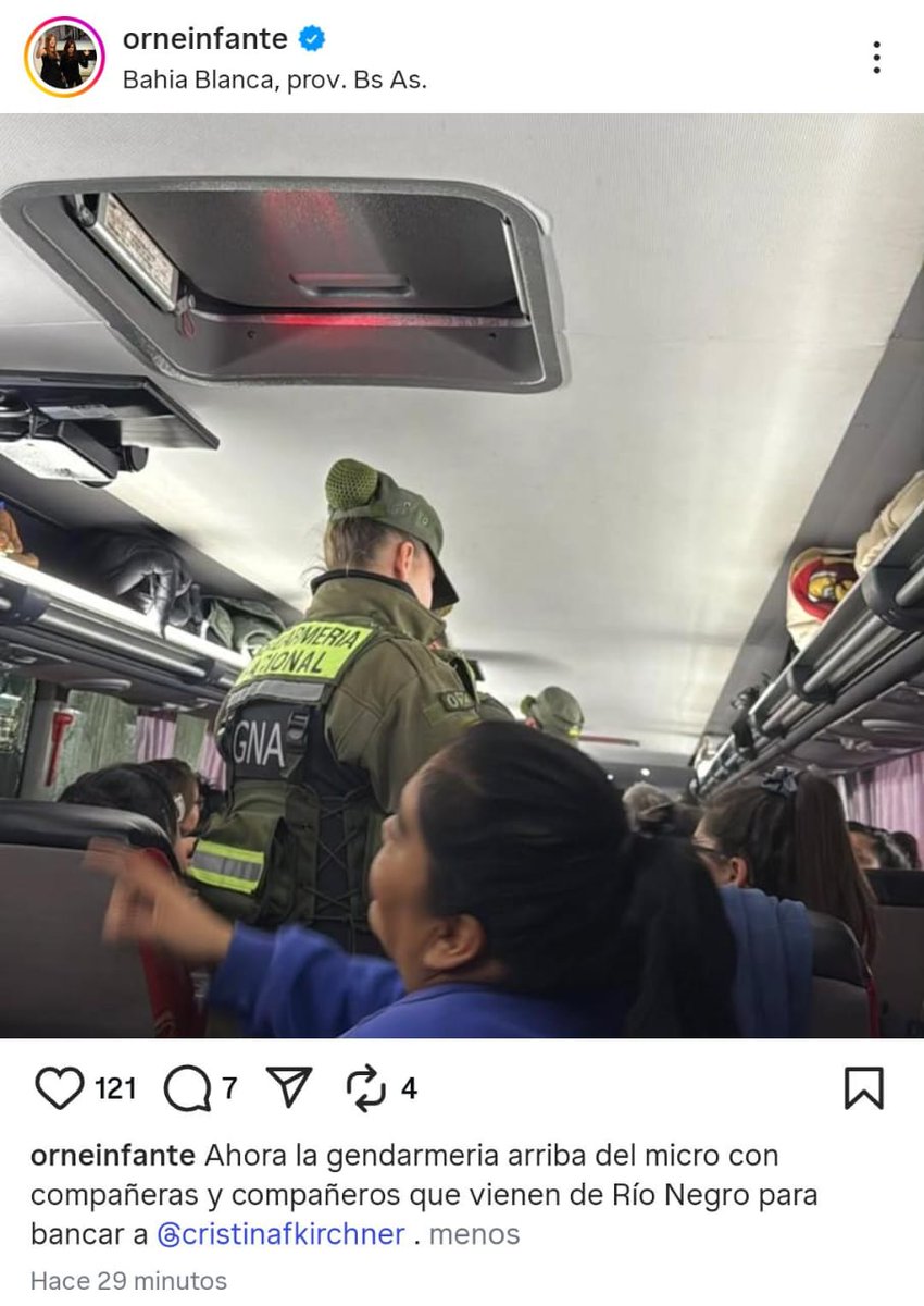 Las Fuerzas del Cielo solo existen en las redes mientras que en las calles son solo las Fuerzas con Miedo.

Están impidiendo llegar micros desde distintos puntos del país.