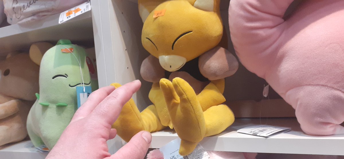 StewiePie91's tweet photo. Almost had an Abra. #Pokemon #abra #lol https://t.co/kbSTzsG8OE