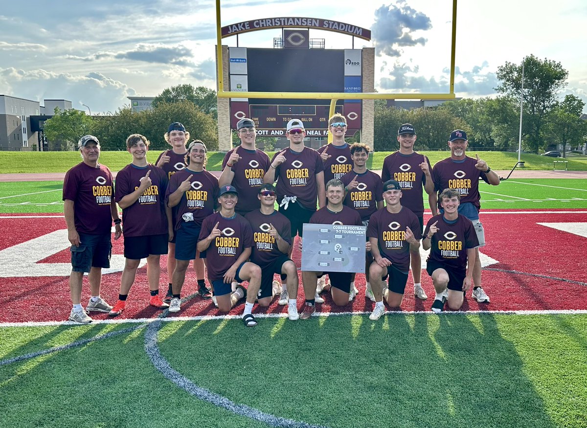 CobberSID's tweet image. 𝗖𝗢𝗕𝗕𝗘𝗥 𝗙𝗢𝗢𝗧𝗕𝗔𝗟𝗟 𝟳-𝗼𝗻-𝟳 𝗧𝗢𝗨𝗥𝗡𝗔𝗠𝗘𝗡𝗧!
The 23rd annual Cobber Football 7-on-7 Tournament is in the books! 22 teams were at The Jake to compete for the championship in 2 divisions.
👏👏👏 to all the players & coaches who spent the day in Cobberville!