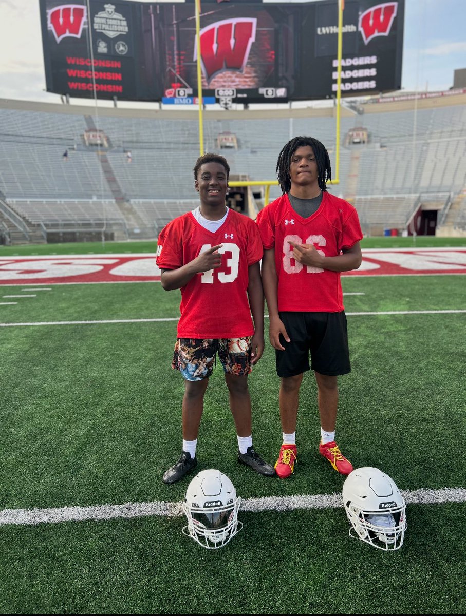 d1_eliii's tweet image. I had a great time at the Badger camp today , learned a lot with my teammate and former youth team ‼️🔥 @jo79290 @Nolberto_III  @CoachFick @coachgrimey @CoachMikeTress @Haynes_Badgers @CoachReid_ @CoachSpalding_  @TroyCollier_II @s_mcauliffe @StCatsFootball