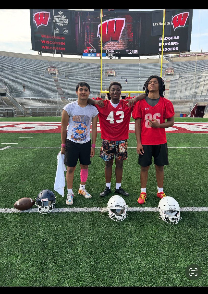 d1_eliii's tweet image. I had a great time at the Badger camp today , learned a lot with my teammate and former youth team ‼️🔥 @jo79290 @Nolberto_III  @CoachFick @coachgrimey @CoachMikeTress @Haynes_Badgers @CoachReid_ @CoachSpalding_  @TroyCollier_II @s_mcauliffe @StCatsFootball