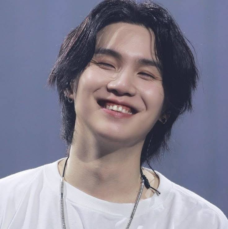 ParkMemmi's tweet photo. Vuelve el amor de mi vida mi ser amadooooo min yoongi! https://t.co/I0EtIUL8VU