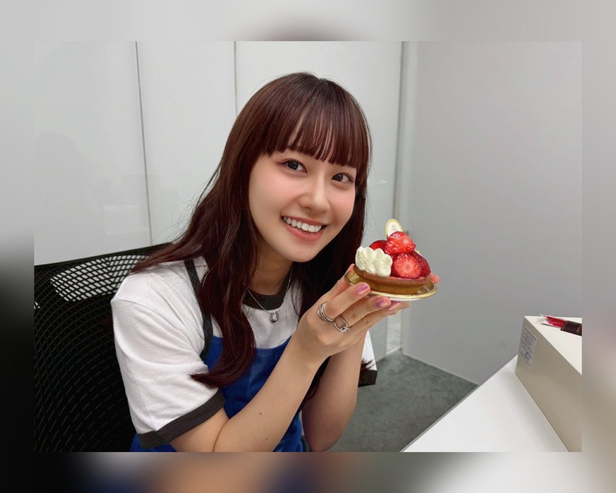 (🌟)本日声優デビュー8周年を迎えました！
いつもあたたかい応援をありがとうございます🌼
素敵な出会いに感謝しながら、これからも皆様にお楽しみいただけるように、自分の演技と向き合ってまいります。
9年目もよろしくお願いいたします🙇‍♀️