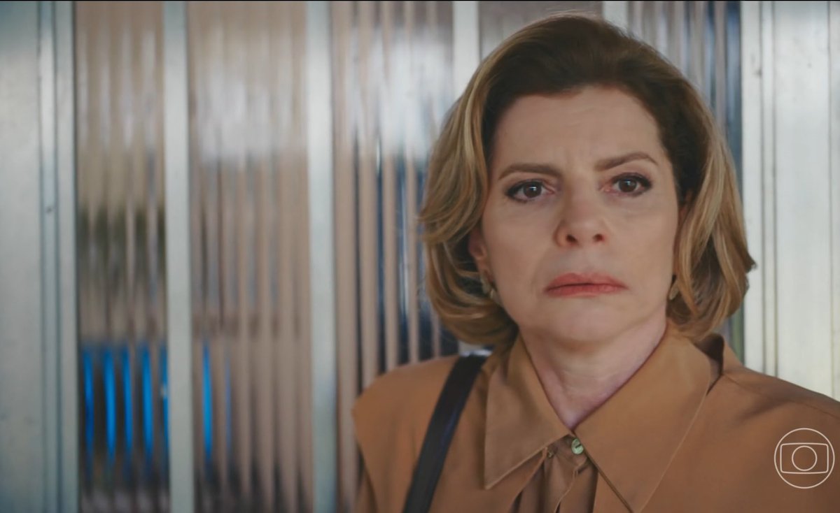 rnaults's tweet photo. o pânico, o pavor, o horror da odete em encarar a realidade do filho depois do que aconteceu…. é insano a forma que a débora consegue transparecer todos esses sentimentos nessas cenas… ARTISTAAAAAA #valetudo https://t.co/IB6pezCnGP