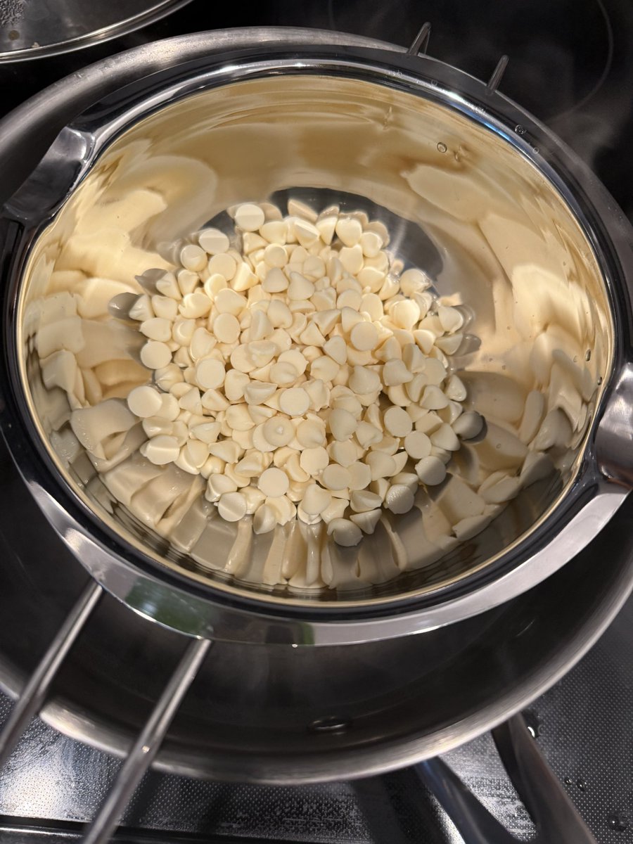 You can just make cherry white chocolates 🍒 https://t.co/gJUL8k6iyB