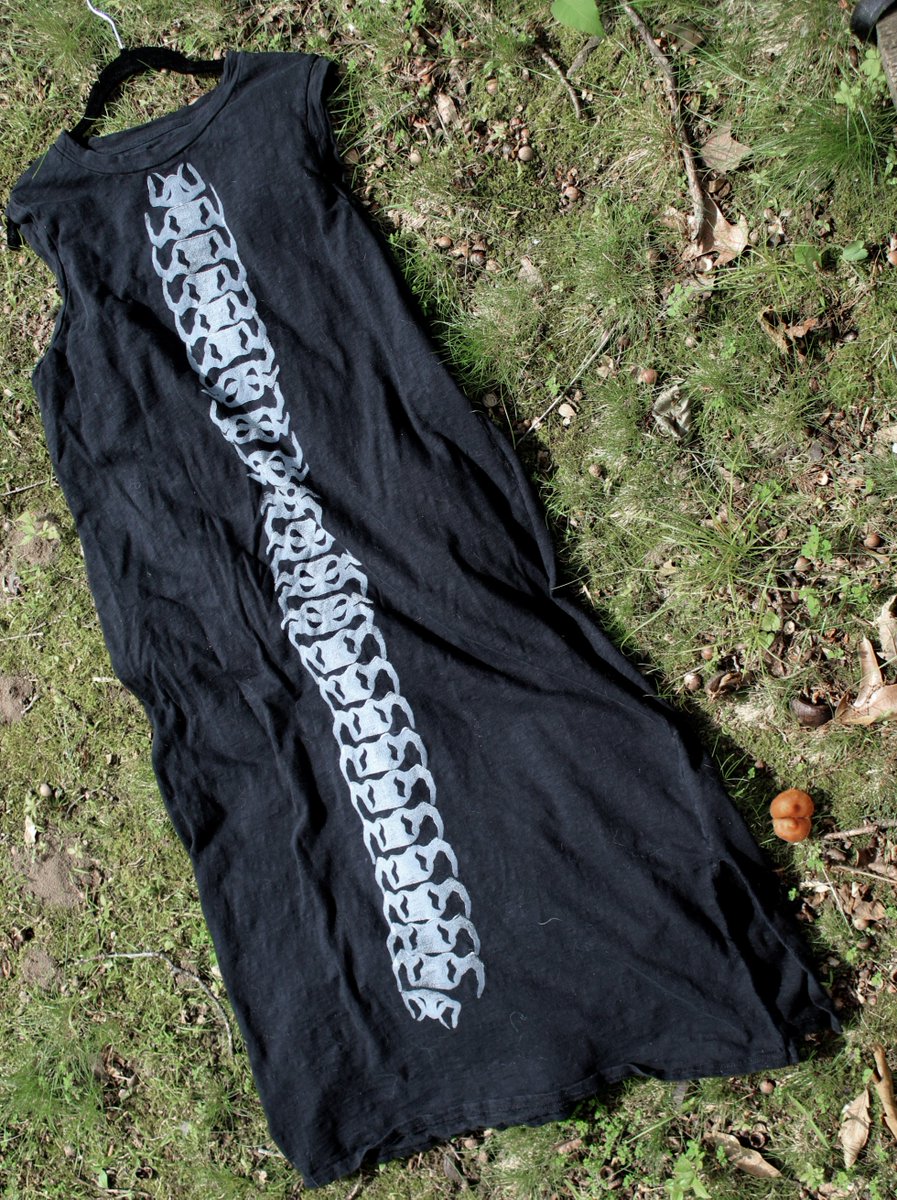criddir's tweet photo. Printed dress that never made it to the website because it got snagged immediately by a little old lady at my pop ups this weekend. Love picturing someone's grandma running around in the centipede dress. fuck yeah. https://t.co/YohMURk4CB