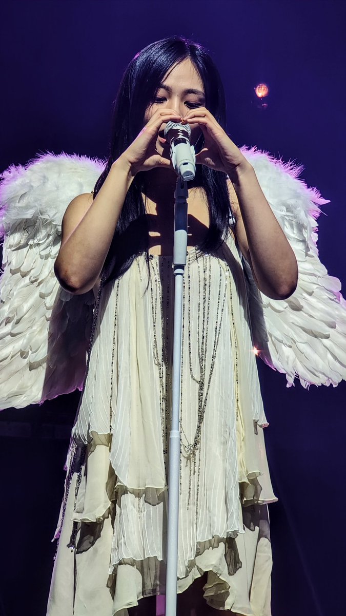 Bibi is an Angel
#EveFirstWorldTour #BIBI #BIBIinAtl