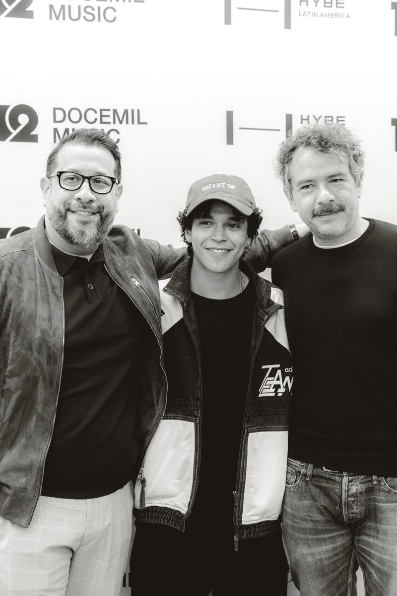 docemilmusic's tweet photo. ¡De la alfombra roja al estudio! Benny Emmanuel no solo brilla en pantalla: ganador del Ariel y con formación en actuación en el CEA desde los 7 años, ahora abre un nuevo capítulo con una propuesta musical que también promete dejar huella.
#TheLatinWay #DOCEMILMUSIC #BennyEmmanuel