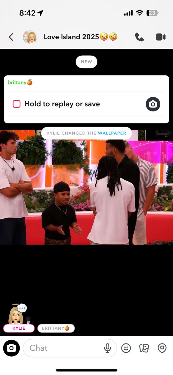 Our love island chat wallpaper kills me