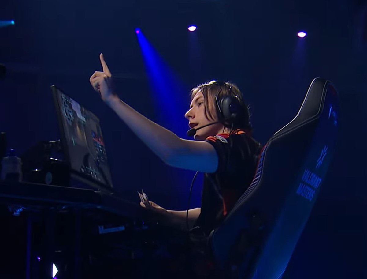 ForFnatic's tweet image. 'how chill are you rn on a scale 1-10'